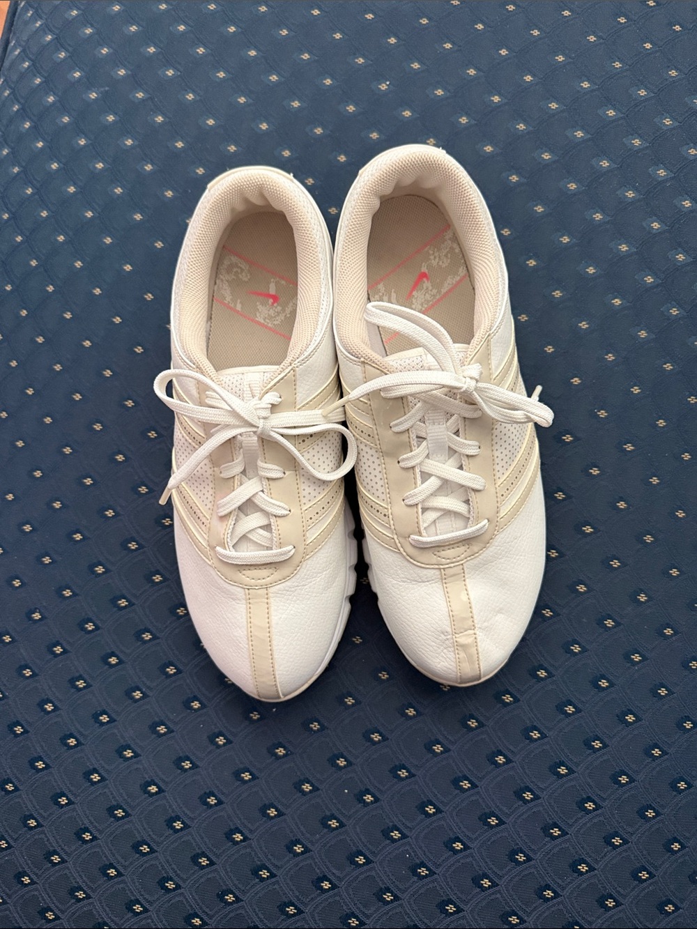 Nike Women’s White Athletic Sneakers - Classic Comfort golf shoes